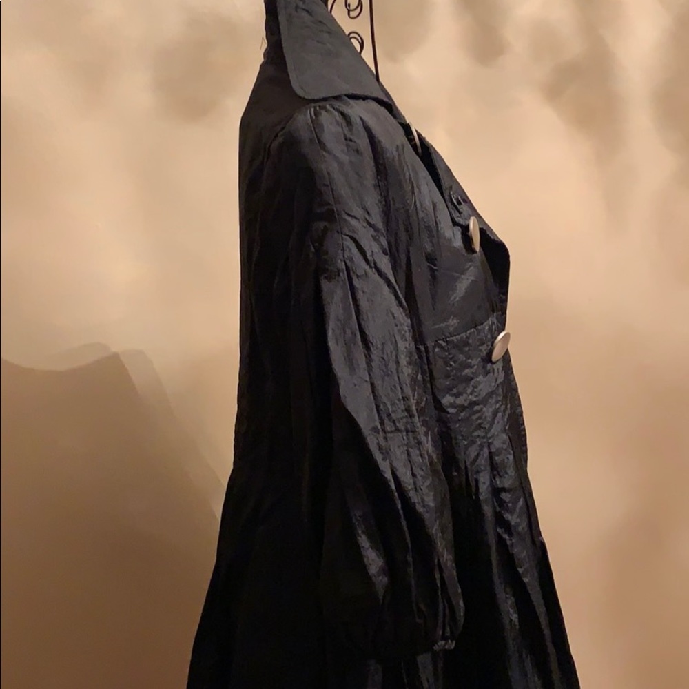 Stylish Raincoat ☔️ - Picture 6 of 6